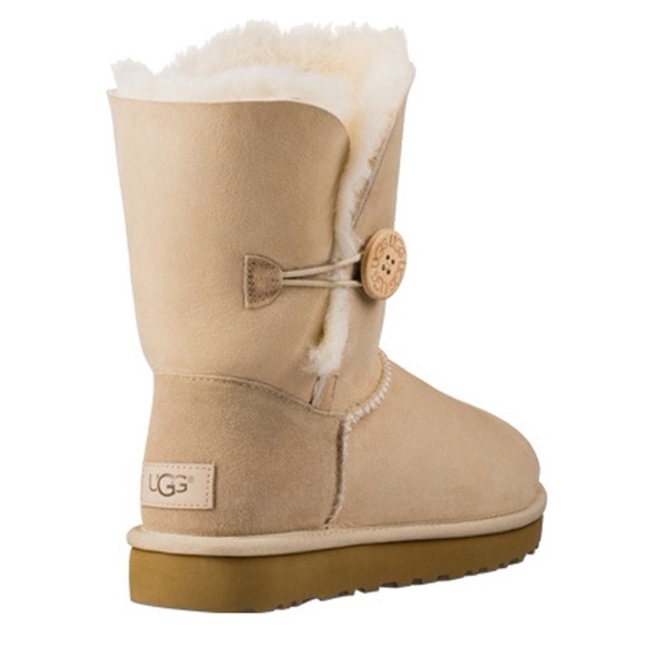 Classic Bailey Button Uggs - Picture 3 of 10
